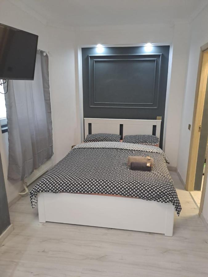 Apartament Deluxe Studio Oldtown Bukareszt Zewnętrze zdjęcie